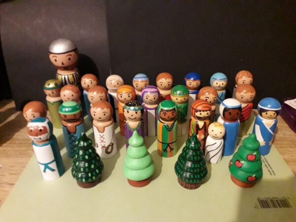 Large set of generic bible peg dolls plus large Goliath and trees
