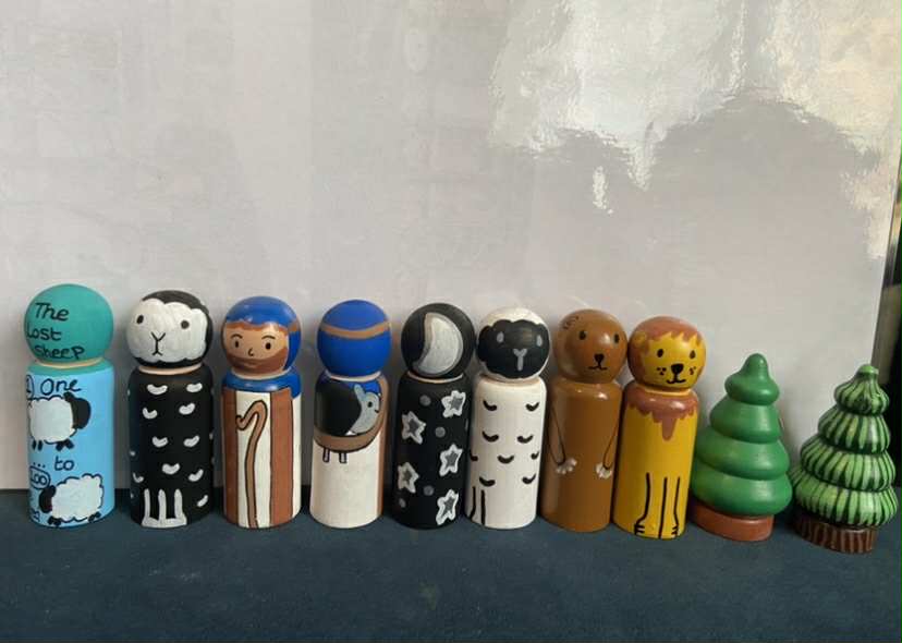 The lost sheep peg doll set