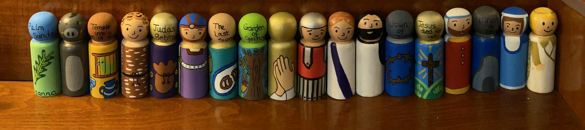Lead up to Easter wooden peg doll set of 15